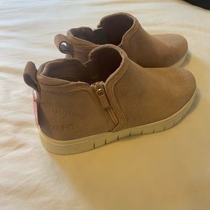 Ryka sneaker bootie 7.5w